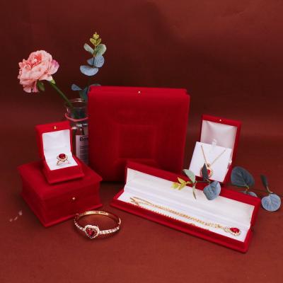 China Velvet Hot Sell Customer Logo Amazon Standing Jewelry Box Luxury Anklets Jewelry Box For Bracelet Ring Earring for sale