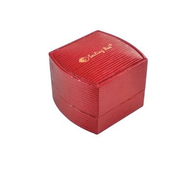 China Leather Factory Wholesale Luxury  High End Custom Wedding Ring Packaging Plastic Hinged Jewelry Box for sale