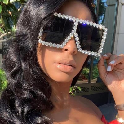 China Wholesale Female Diamond Luxury Oversized Sunglasses For Luxury Bright Diamond Fashion Bling Square Rhinestone Sun Glass for sale