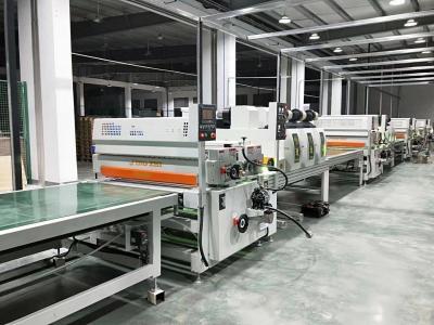 China ODM Hot Melt UV Roller Coating Machine für flache Holzböden zu verkaufen