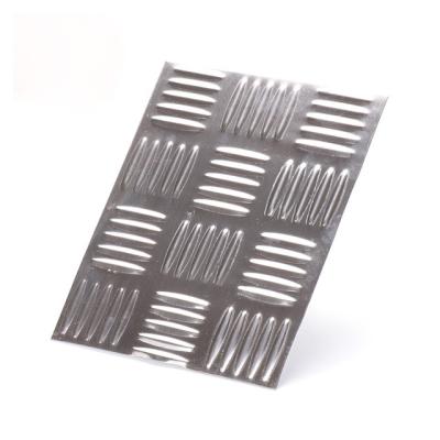 China Applications High temperature Chinese-made stainless steel plates with corrugated textured patterned embossed finish for sale