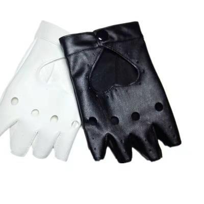 China Black and White Motorcycle Half Finger Mitt Black and White Boxing Mitt for sale