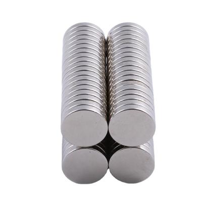 China Professional High Temperature Resistant Circular Magnets Mini Round Industrial Magnet Maker N52 Small Coin Disc Neodymium Magnets for sale