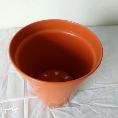 China Good Quality Eco-friendly 10 Inch Tall Plastic Flower Pots Recycled Resin Material Environmental Flower Pot For Garden for sale