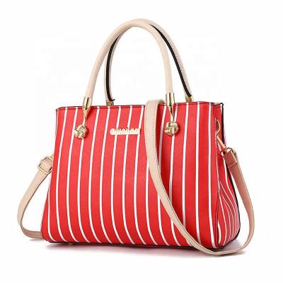 China New large capacity 2020 fashion female top handbag joker edge bag fashion feeling single shoulder bag for sale