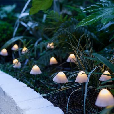 China Solar Garden Led Garden Mushroom Shaped Spike Lights are used for garden path decoration to illuminate the lawn for sale