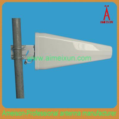 China 800 MHz-2.7 GHz 11dBi Log Periodic Broadband Yagi Antenna LPDA Wifi Antenna for sale