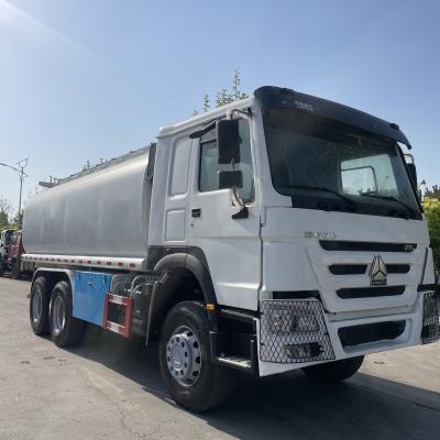 China 6x4 15000L camión cisterna de combustible LHD/RHD 12.00R20 personalizable con 3 juegos de válvulas submarinas en venta