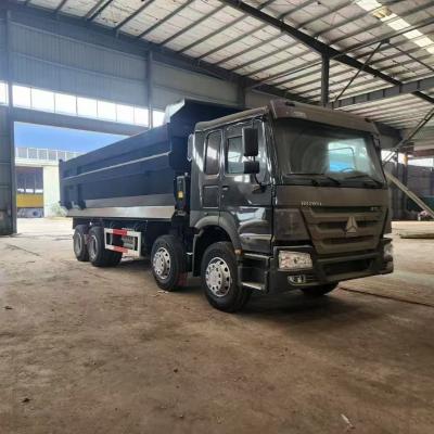 Chine 8X4 Lhd 12R20 375 HP Howo Dump Truck Customized With Steering And Horsepower Configuration à vendre