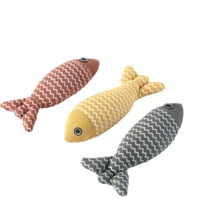 China Sustainable Popular Design Cat Tickle Throw Burlap Fish shape Self-hi Pillow Catnip Doll Pet Toy for sale