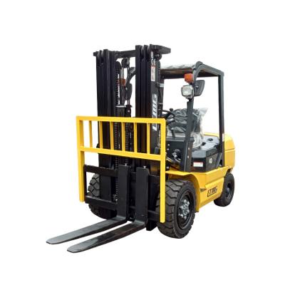 China LTMG Diesel Engine Forklift Diesel Forklift With Triple Mast Solid Tyre zu verkaufen