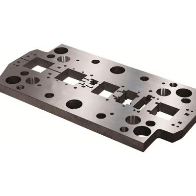 China High quality water oil gas injection molding with metal insert, modified-standard, and specialized tooling mold base options for sale