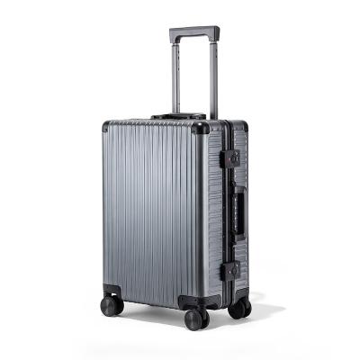 China Aluminum Wholesale Suitcase For Women Travel Trolley Luggage Case Aluminum Spinner Slient Case for sale