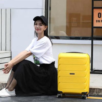 China Custom Logo 3PCS PP Trolley Suitcase 20' 24' 28' Inch Luggage Set For Travel Working With Soft Zipper Handle for sale