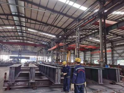 Cina Q235 ha prefabbricato il fascio laminato a caldo del gruppo di lavoro H della struttura d'acciaio in vendita