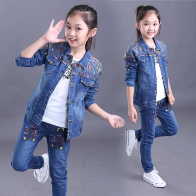 China Girls' spring of the set of 2021 new casual soft children's and autumn clothing middle and big children's flower broken denim three-piece set for sale