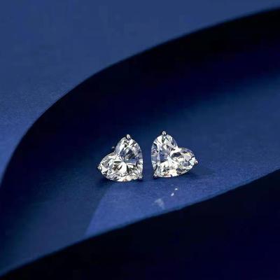 China Environmentally Friendly Factory 1ct 2ct Heart Cut Moissanite Earings Jewelry Women Stud Earrings High Quality for sale