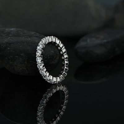 China Romantic Wholesale Fine Jewelry S925 Eternity Ring 2.5mm Moissanite For Lady As A Gift for sale