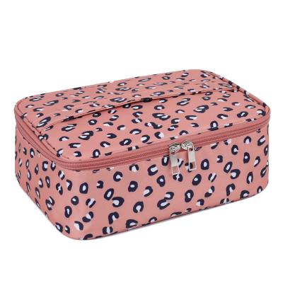 China Fashion Leopard Cosmetic Bag Portable Zipper Cosmetic Organizer Pink Cosmetic Bags for sale