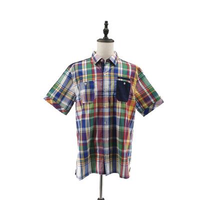 China Anti-Wrinkle Factory Outlet New Fashion Summer Men's Plaid T-Shirts Double Pocket Loose Casual Short Sleeves Shirts for sale