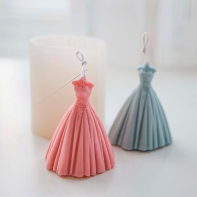 China Beautiful Viable Wedding Dress Cake Tool Food Grade Silicone Mold Newly Released Code: D3001 for sale