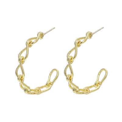 China Chunna Restriction Gold Plated CLASSIC Fancy C Chain Shaped Earrings For Women Gold Semicircle Metal Hoop Earring for sale