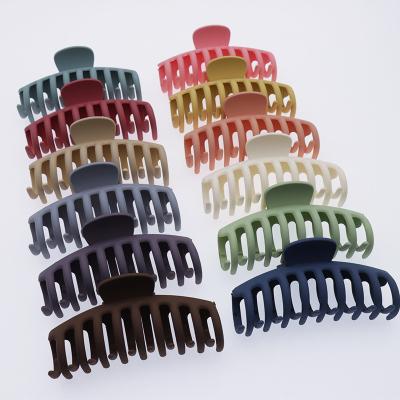 China Comfortable Matte Hair Claw Clip Shark Large Jaw Hair Clip River Spring Comfortable Assembly Machine Acrylic Hair Jaw Clip for sale