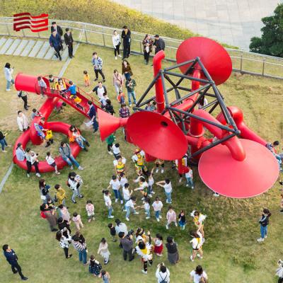 China Instalación de entretenimiento sin motor de acero forjado a mano para actividades interactivas al aire libre a gran escala en venta