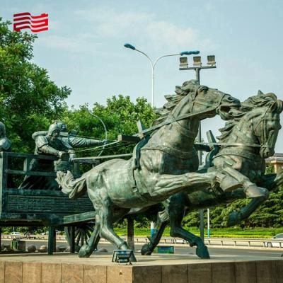 China Regionaal kenmerk gegoten koperen beeldhouwwerk van Chinese bronzen wagen voor stedelijk landschap Te koop