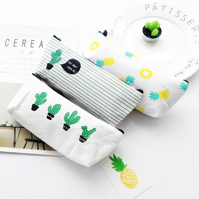 China Newest Fashion High Quality Lovely Make Up Girls Canvas Custom Printed Cosmetic Bag for sale