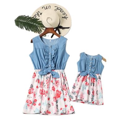 China 2021 Anti-Static Mommy and Me Wholesale Summer Cotton Cute Kids Denim Floral Jean Mini Dress for Girls for sale