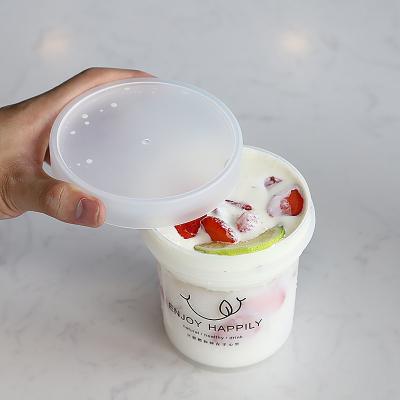 China Disposable Eco-Friendly Luxury Dessert Ice Cream Container Round Shape Plastic Cup For Pudding With Screw-On Lid for sale