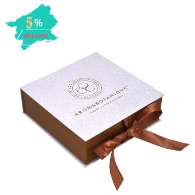 China Handmade Magnet Folding Boxes With Ribbons Luxury Gift Boxes For Gift Packaging Boxes For Clothes for sale