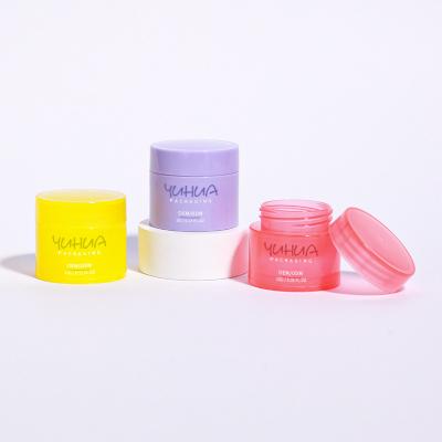 Cina Custom Logo Plastic Packaging Jars 5g10g15g lip balm jar with lid in vendita