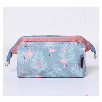 China Wholesale Fashion Travel Waterproof Storage Bag Makeup Kits Organizer Portable Women Makeup Cosmetic Bag for sale