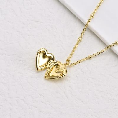 China 2022 Romantic Latest Popular Valentine Gift Open Your Heart Gold Plated Jewelry Brass Open Heard Charms Pendant And Necklace for sale