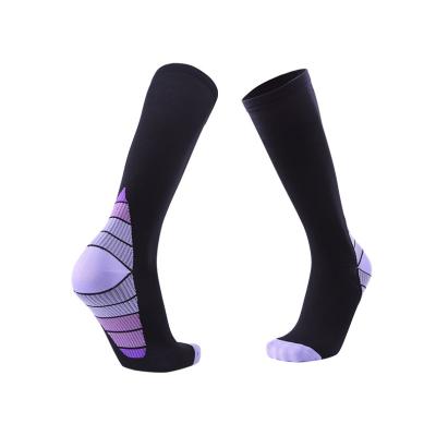 China OEM Quality 15-20mmHG QUICK DRY Custom Gradient Compression Socks For Marathon Running Stockingss Men Knee High Nylon Sports Socks for sale