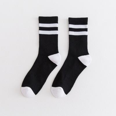 China Latest Design Breathable Fashionable Striped Socks Mens Anti Slip Sport Socks for sale