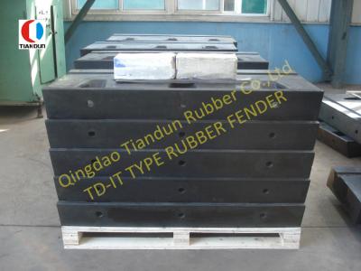 China Marine Black Rubber Dock Bumpers , Arch Port Rubber Dock Fenders for sale