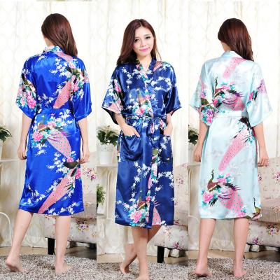 China QUICK DRY Women Long Robe Peacock Flower Print Kimono Bathrobe Robe Bridesmaid Bridesmaid Wedding Long Robes for sale