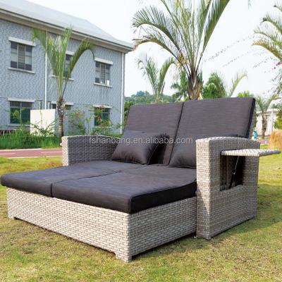 China Modern Modern Furniture Outdoor 2 Seater Sofa Sun Lounger Garden Rattan Bed for sale