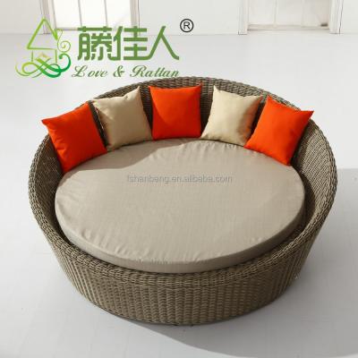 China New Outdoor Wicker Leisure Rattan Day Bed Sun Lounge Pool Decking Rattan Furniture for sale