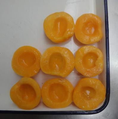 China Nutritious and Delicious Fruit Preserve Canned Peaches Half in Light Syrup 820g, 425g, 3000g for sale