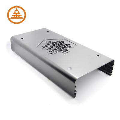 China Gezandstraald Cnc Aluminiumprofiel, Duurzaam Uitgedreven Aluminium Heatsink Te koop