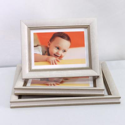 China Decoration Classic Modern Design Antique Wood Plastic MDF Picture Frame for sale