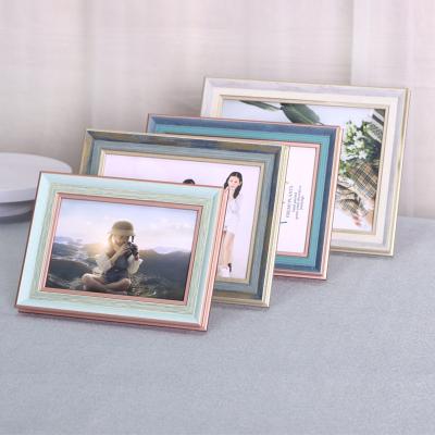 China Decoration New Product Vintage Art Wall Hanging Table Standing White Photo Frame for sale