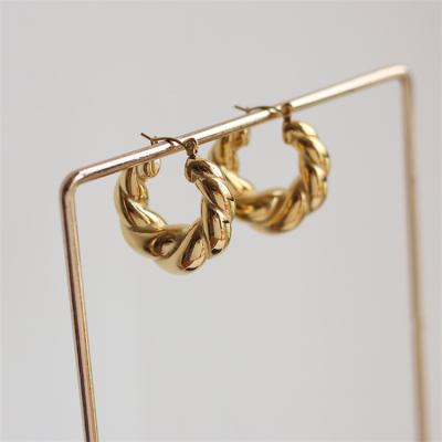 China FASHIONABLE 18K Gold High Quality Tarnish Free Twist PS Crescent Circle Titanium Steel Stud Earrings for sale