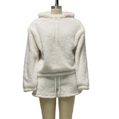 China Autumn Winter Women Sleepwear 100% Fluffy Anti-pilling Polyester Fleece With Hood for sale