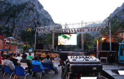 China High Brightness SMD 3 in 1 Outdoor Stage LED Screen 576mm x 576mm Cabinet size for sale