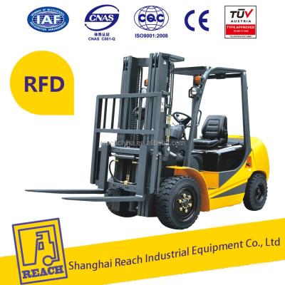 China 1500kg-3500kg Engine Powered 3 Ton Diesel Forklift 590*179MM / 577*162MM for sale